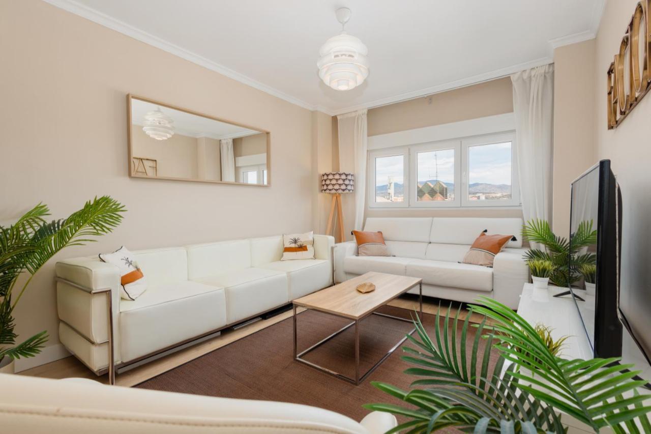 In The Historic Center Of Malaga, Very Close To The Beach And The Ave Train Station, With Private Parking Eksteriør bilde