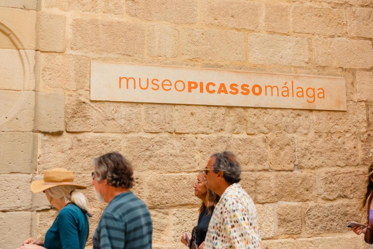 In The Historic Center Of Malaga, Very Close To The Beach And The Ave Train Station, With Private Parking Eksteriør bilde