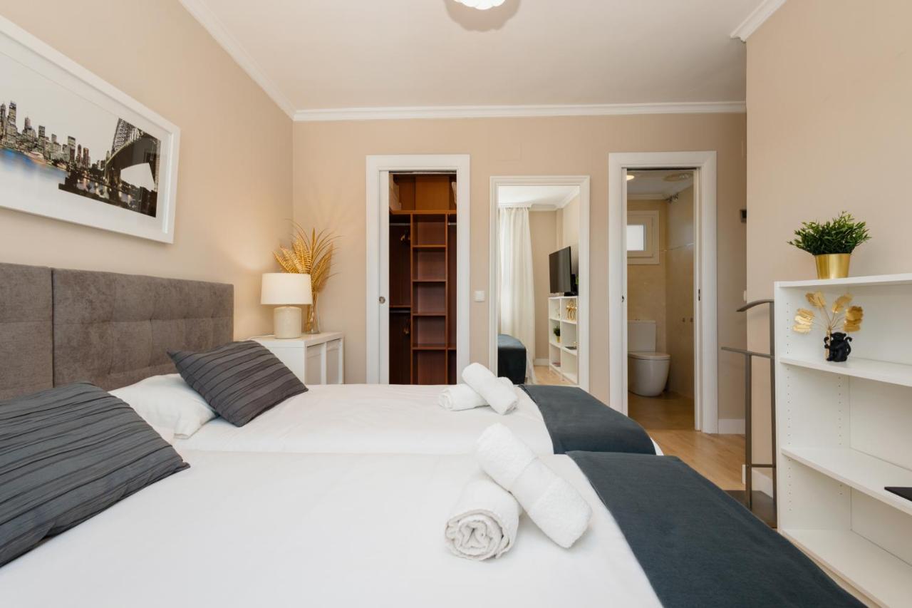 In The Historic Center Of Malaga, Very Close To The Beach And The Ave Train Station, With Private Parking Eksteriør bilde